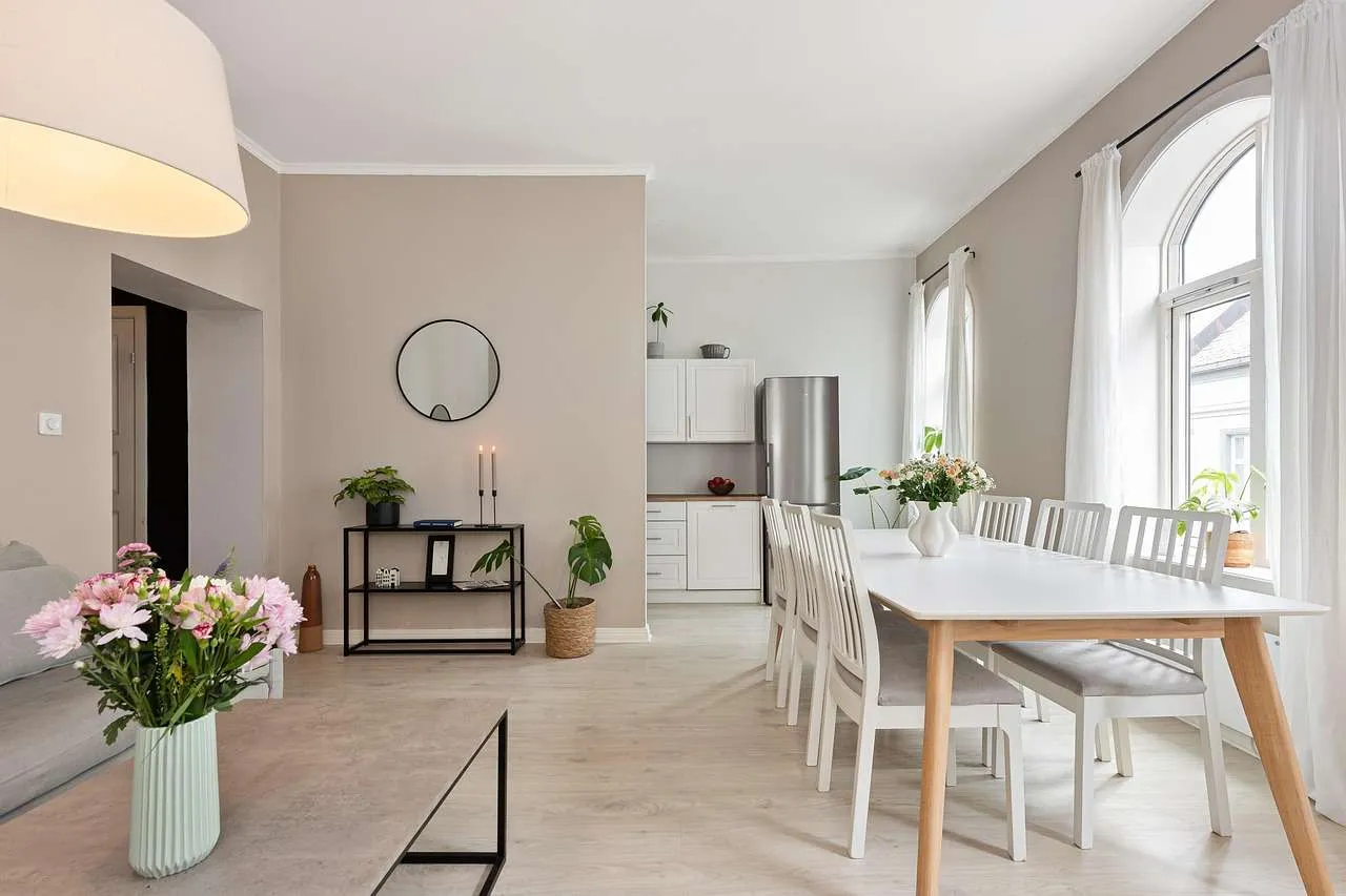 Home Window Repair: Tips, Costs & Safety